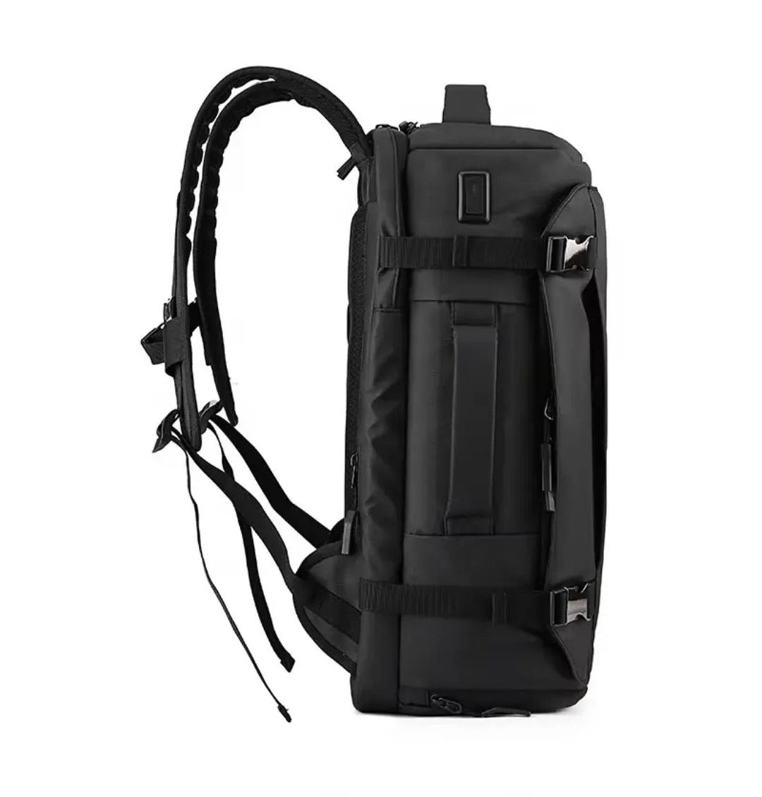 BACKPACK TRAVEL HACK